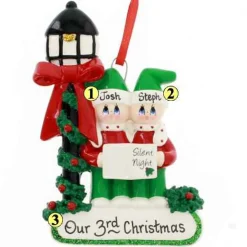 Caroler Family Of 2